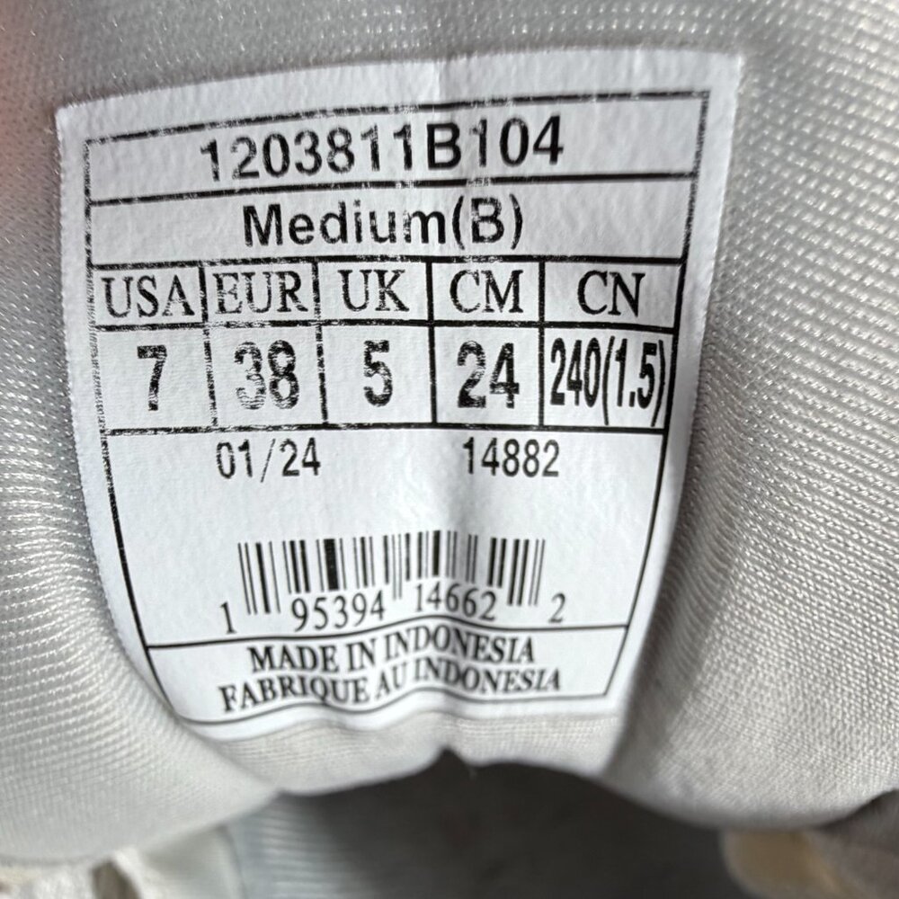 Brooks Adrenaline GTS 23 White Oyster Womens Running Shoes - Sz 7 - GUC - Picture 9 of 9